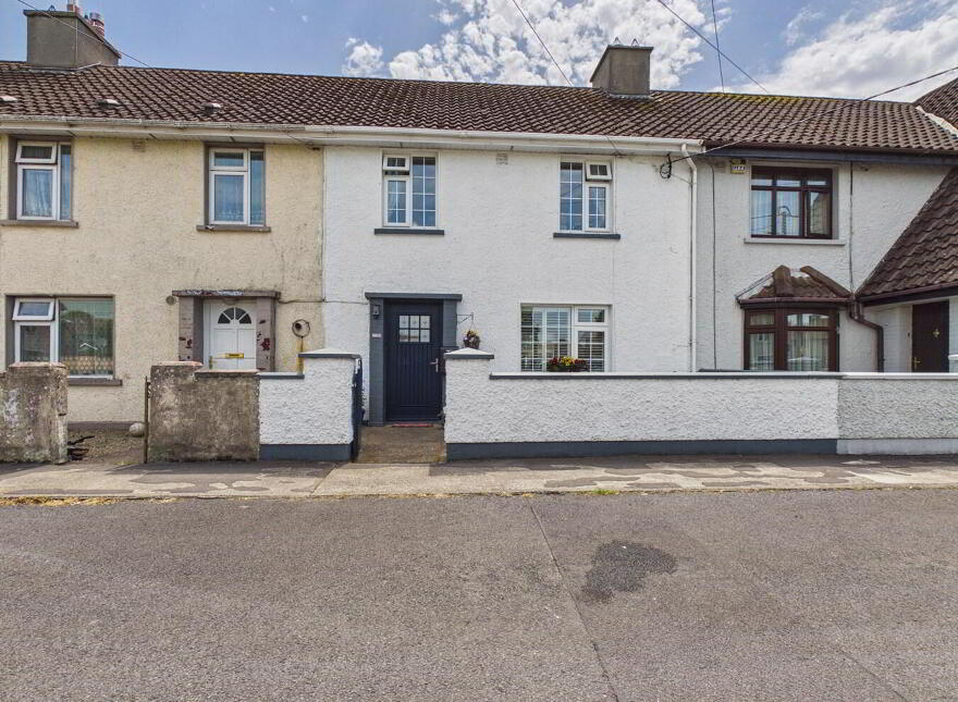 246 Saint Johns Park, X91E9CV photo