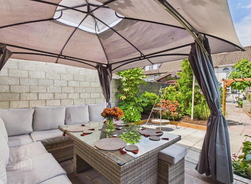 246 Saint Johns Park, X91E9CV