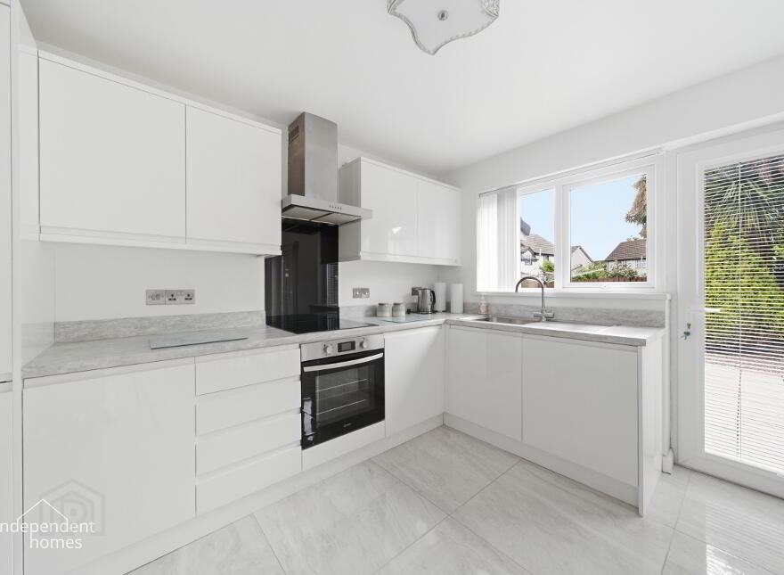 12 Cranbourne View, Larne, BT40 2PZ