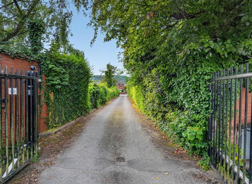 3 Locksley Lane, 110 Upper Lisburn Road, Belfast, BT10 0BB