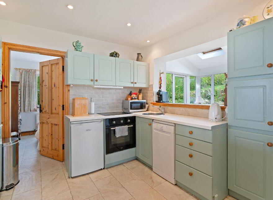 Ivernia, Coast Road, Myrtleville, P43RR62