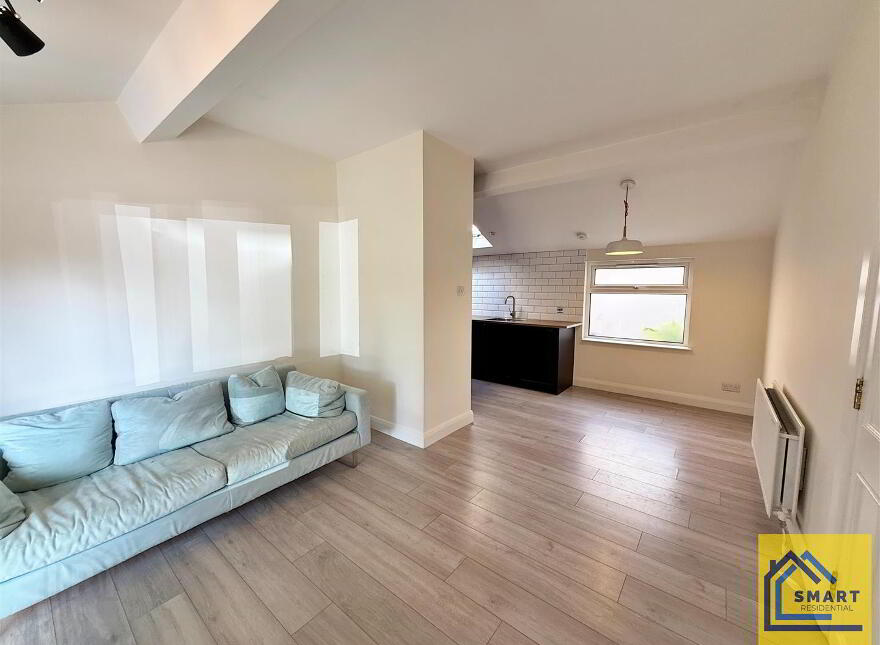 Apt 8, 23 Knock Road, Belfast, BT5 6LA