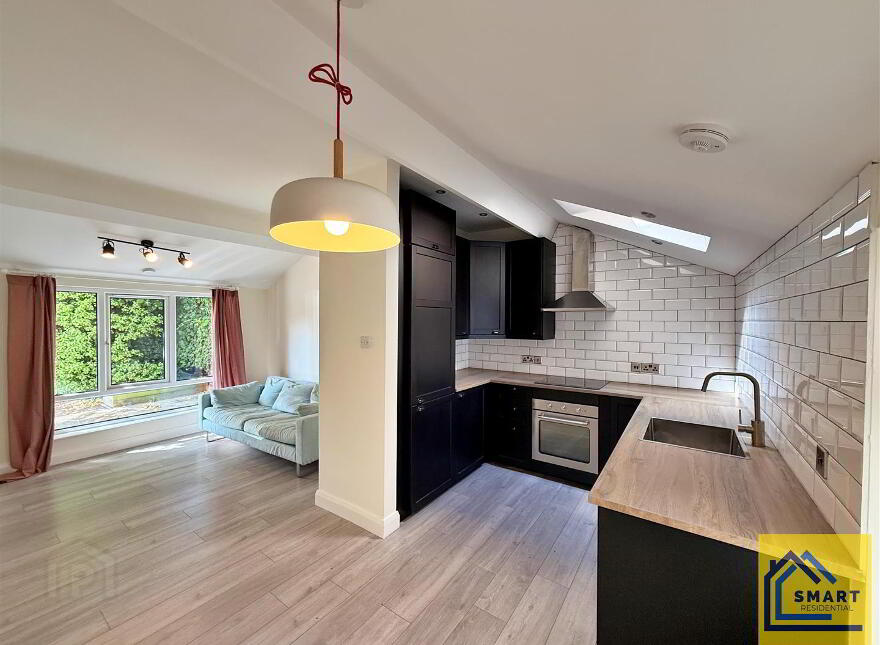 Apt 8, 23 Knock Road, Belfast, BT5 6LA