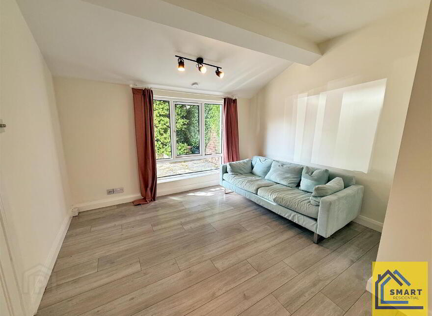 Apt 8, 23 Knock Road, Belfast, BT5 6LA