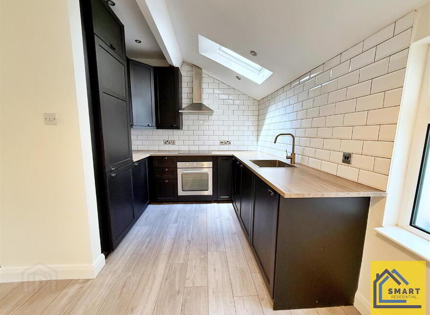 Apt 8, 23 Knock Road, Belfast, BT5 6LA