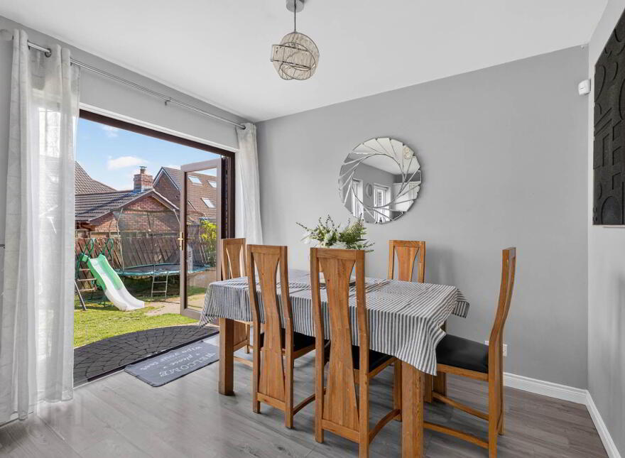 6 Highfields Avenue, Lisburn, BT28 3GE