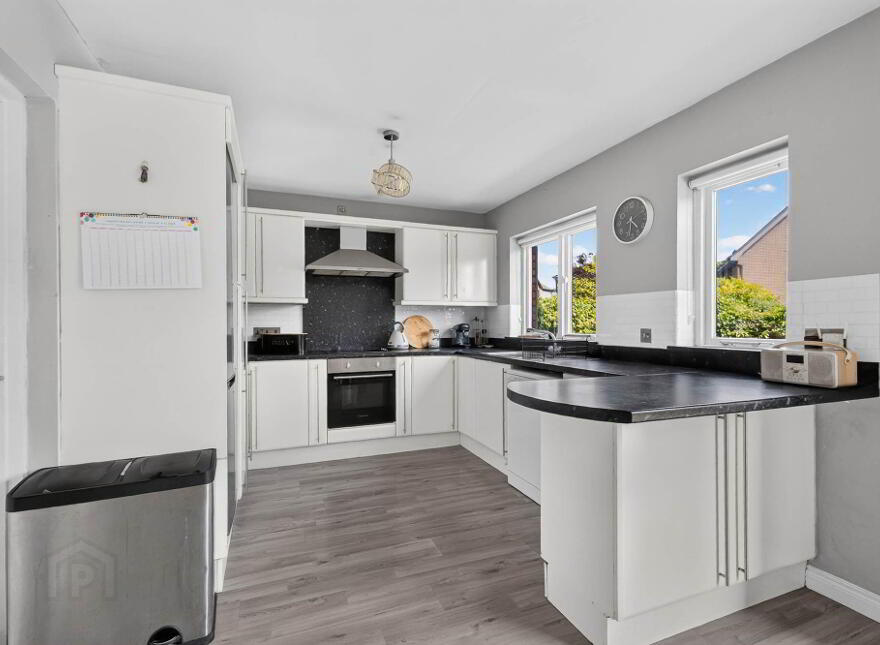 6 Highfields Avenue, Lisburn, BT28 3GE