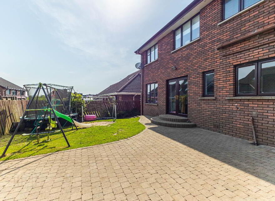 6 Highfields Avenue, Lisburn, BT28 3GE