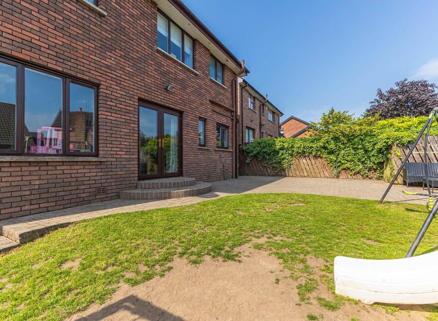 6 Highfields Avenue, Lisburn, BT28 3GE