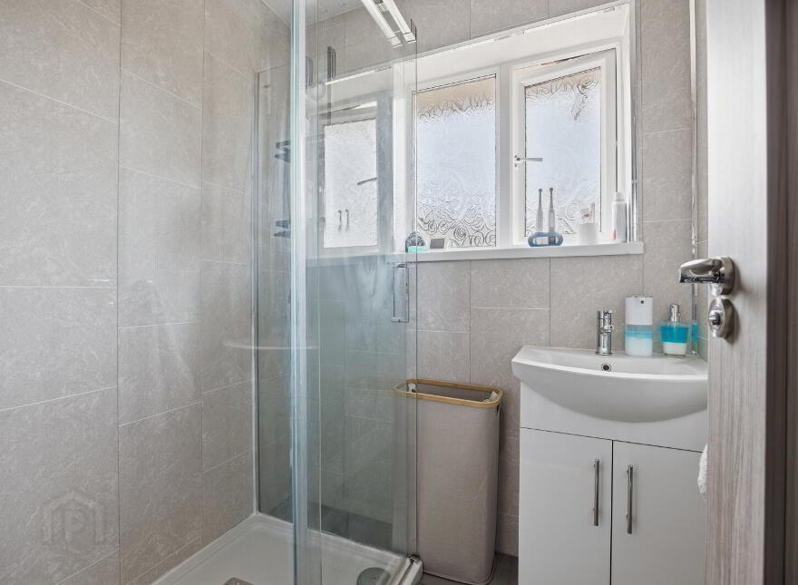 8 Knocknagoney Drive, Belfast, BT4 2QF