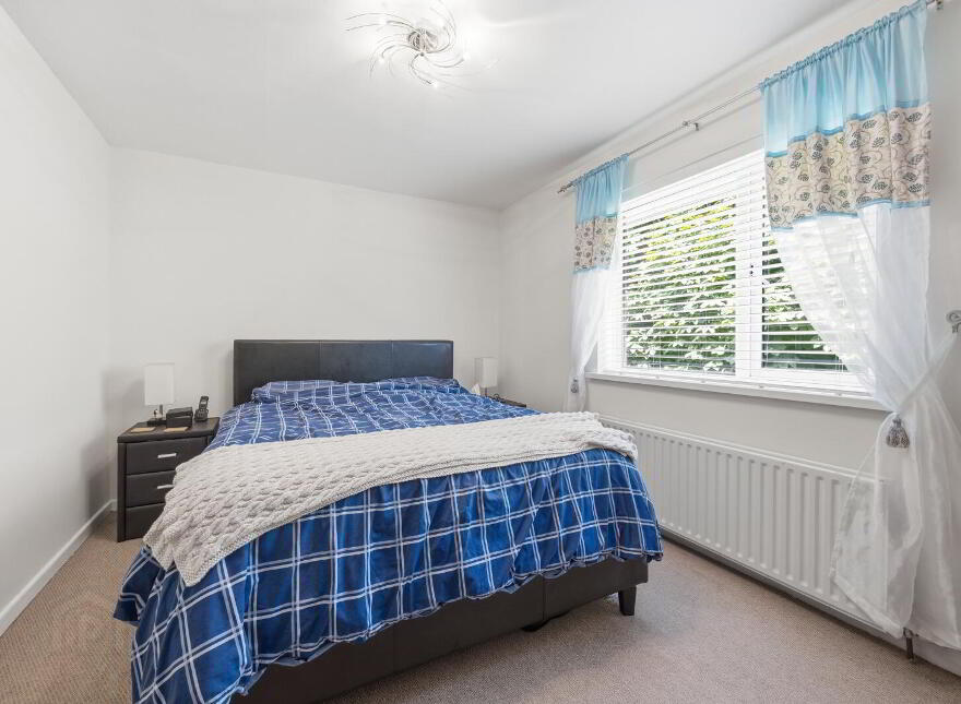 8 Knocknagoney Drive, Belfast, BT4 2QF