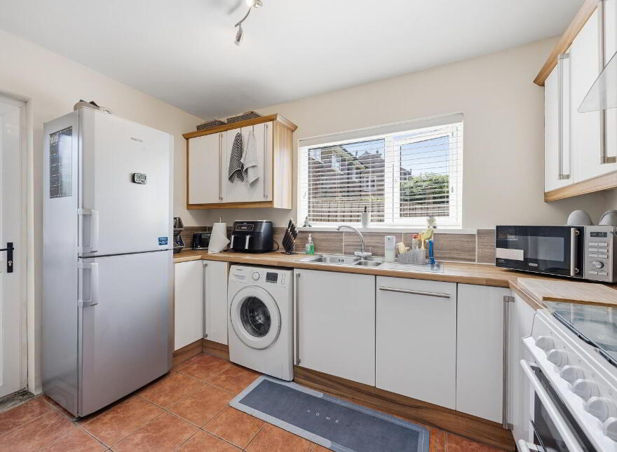 8 Knocknagoney Drive, Belfast, BT4 2QF