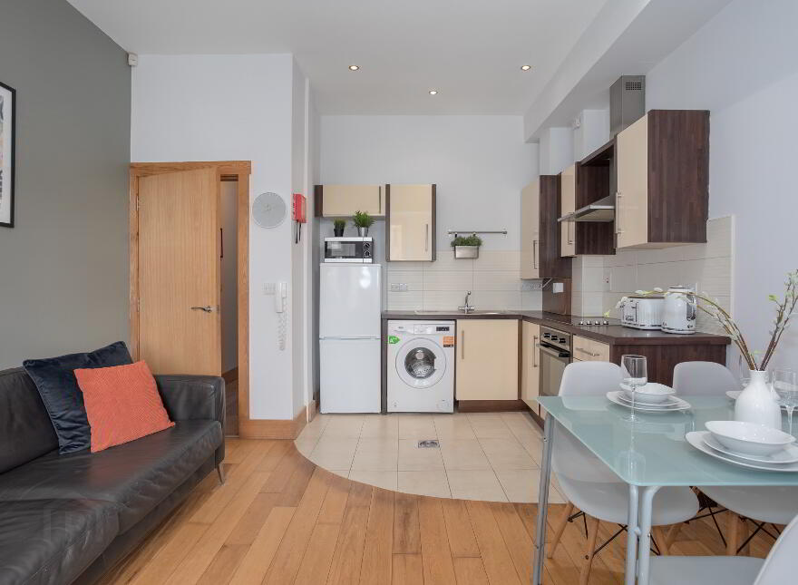 Unit A, 68 Cromwell Road, Botanic, South Belfast, Belfast, BT7 1JX