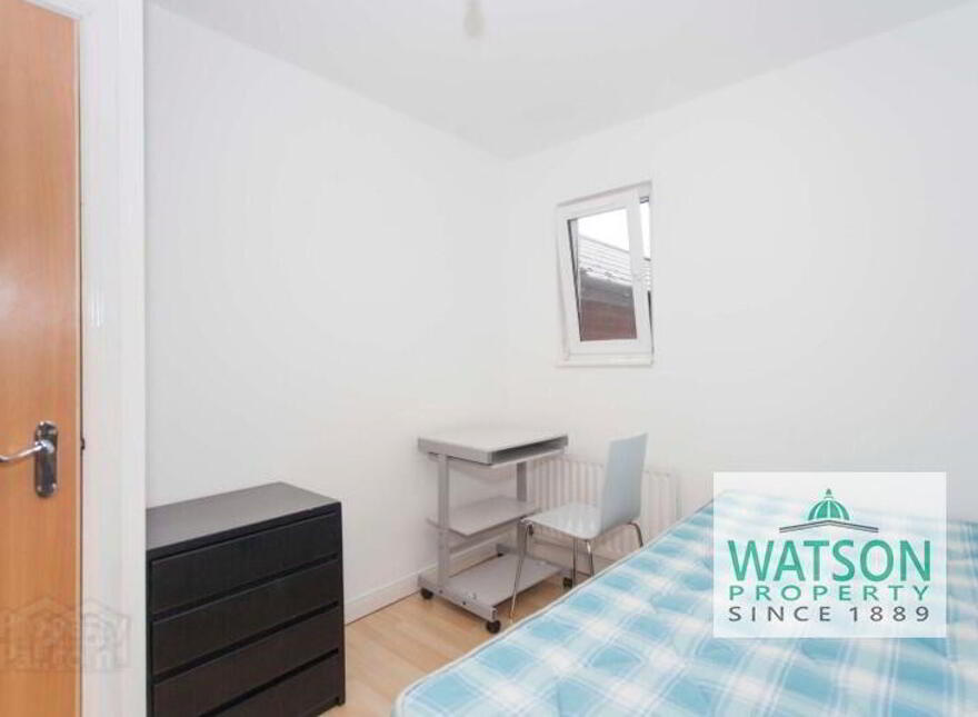 (Six Bedroom HMO), 18 St Ives Gardens, Stranmillis Road, Stranmillis V...Belfast, BT9 5DN