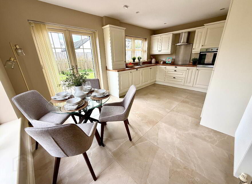 30 Oak Country Manor, Waterside, L'Derry, BT47 6HG