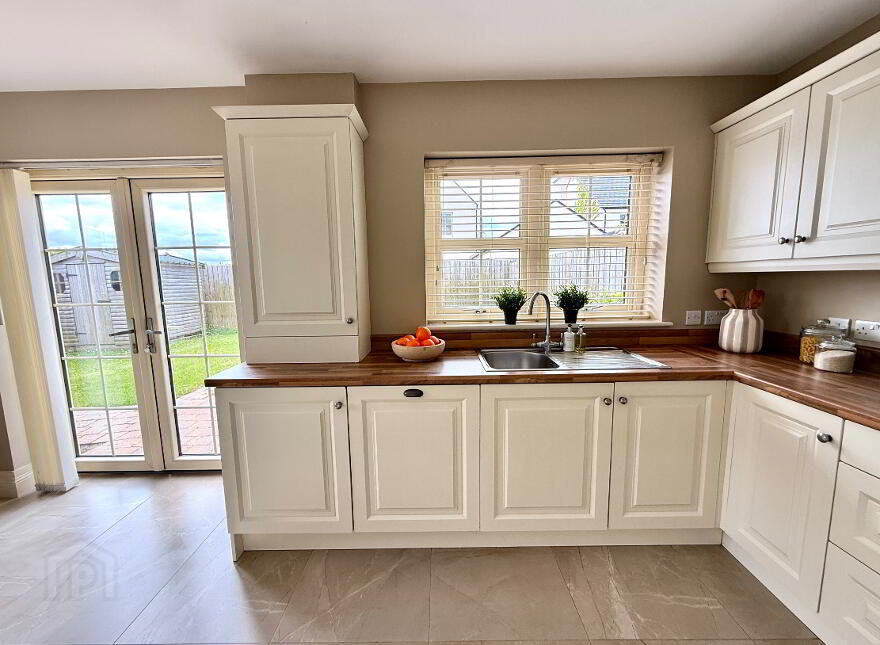 30 Oak Country Manor, Waterside, L'Derry, BT47 6HG