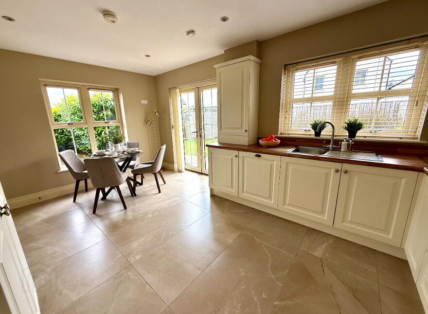 30 Oak Country Manor, Waterside, L'Derry, BT47 6HG