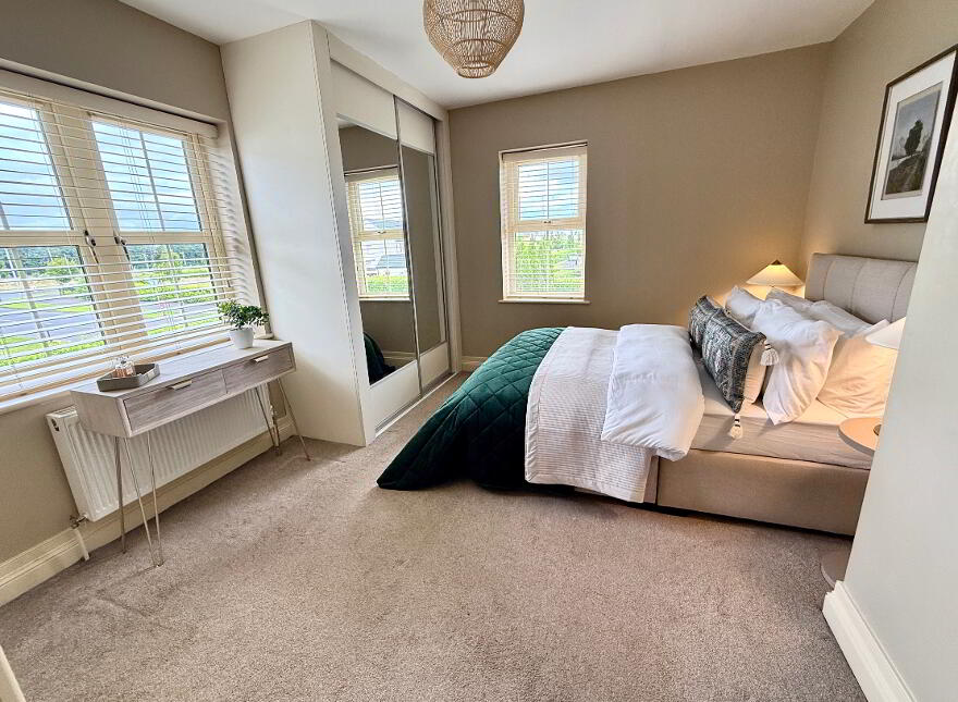 30 Oak Country Manor, Waterside, L'Derry, BT47 6HG