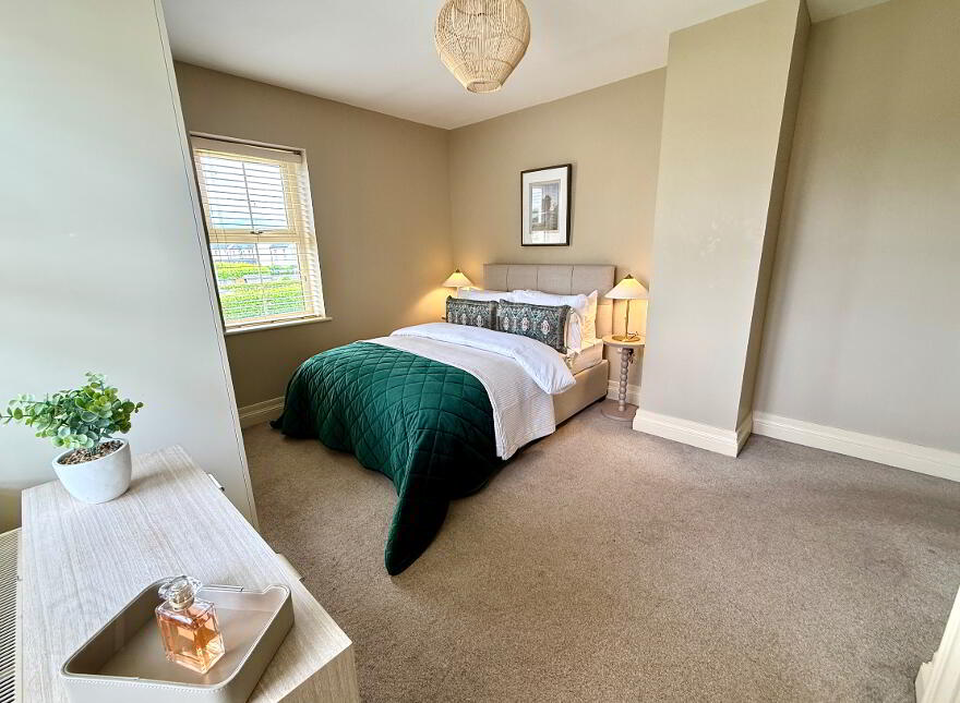 30 Oak Country Manor, Waterside, L'Derry, BT47 6HG
