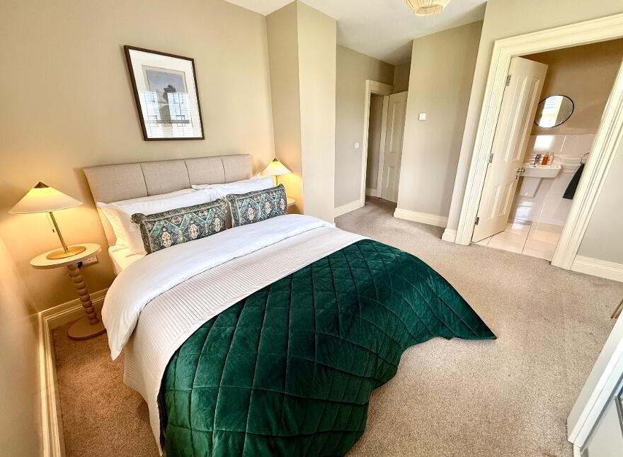 30 Oak Country Manor, Waterside, L'Derry, BT47 6HG