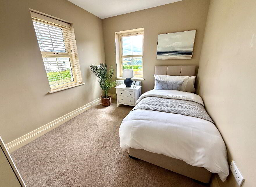 30 Oak Country Manor, Waterside, L'Derry, BT47 6HG