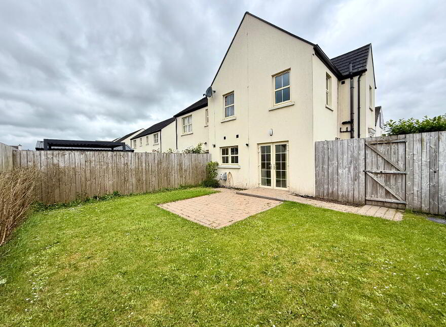 30 Oak Country Manor, Waterside, L'Derry, BT47 6HG