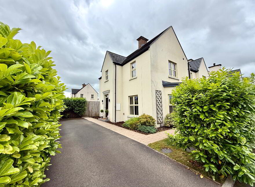 30 Oak Country Manor, Waterside, L'Derry, BT47 6HG