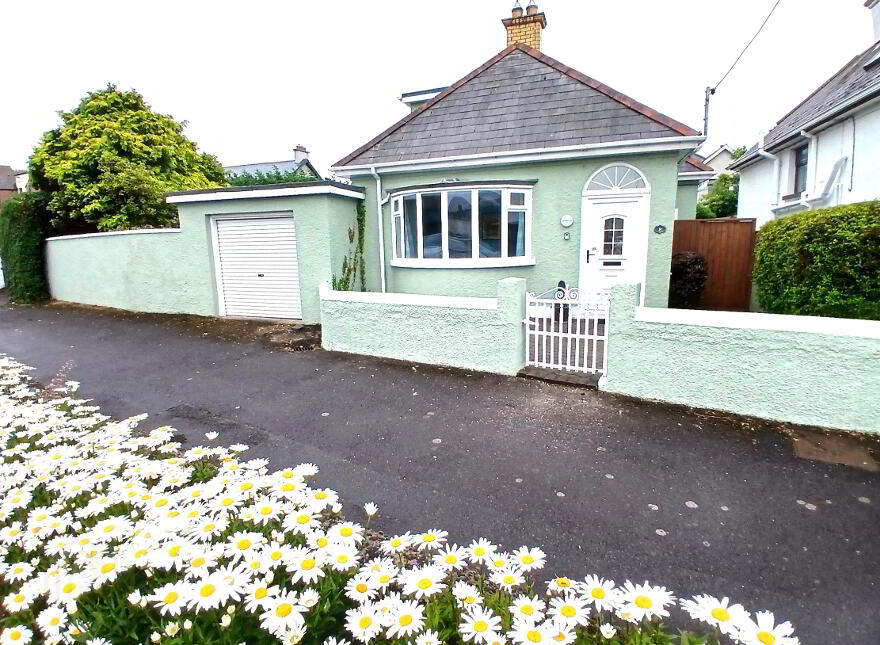 Centre-Ville Cottage, 8 Park Lane, Newcastle, BT33 0AR