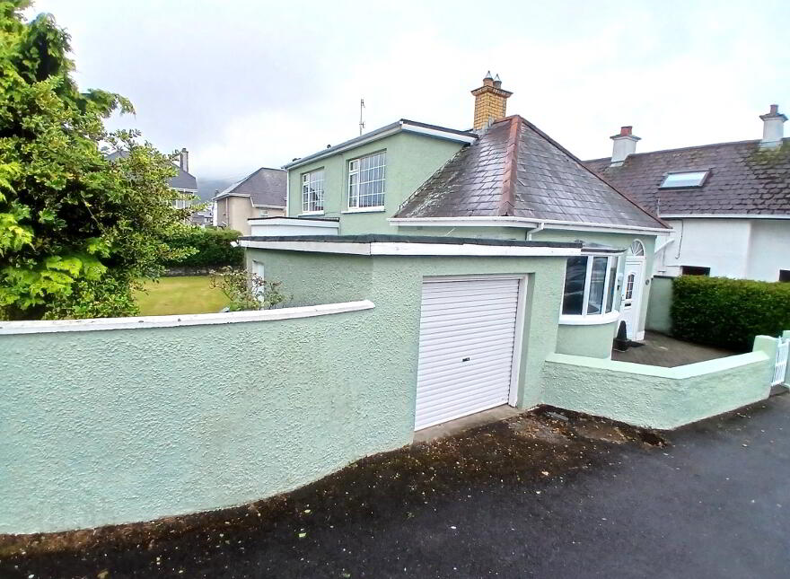Centre-Ville Cottage, 8 Park Lane, Newcastle, BT33 0AR