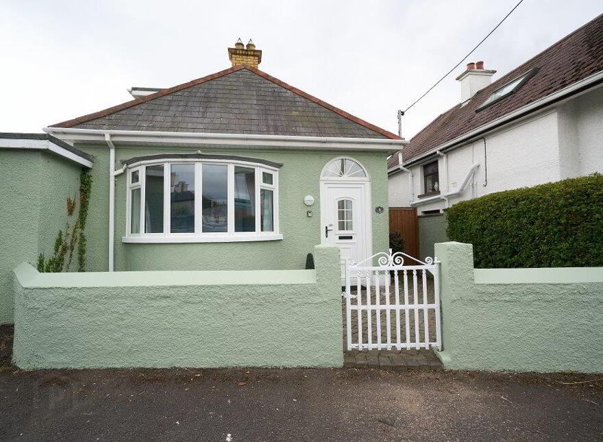 Centre-Ville Cottage, 8 Park Lane, Newcastle, BT33 0AR