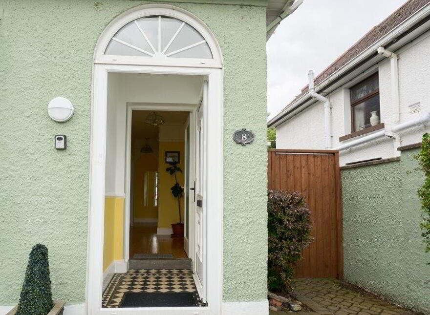 Centre-Ville Cottage, 8 Park Lane, Newcastle, BT33 0AR