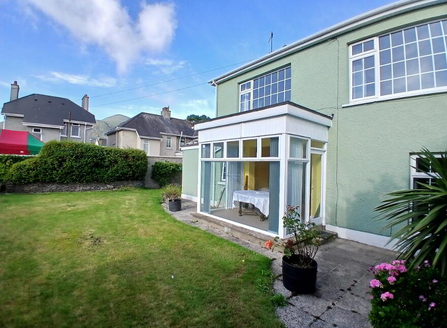 Centre-Ville Cottage, 8 Park Lane, Newcastle, BT33 0AR