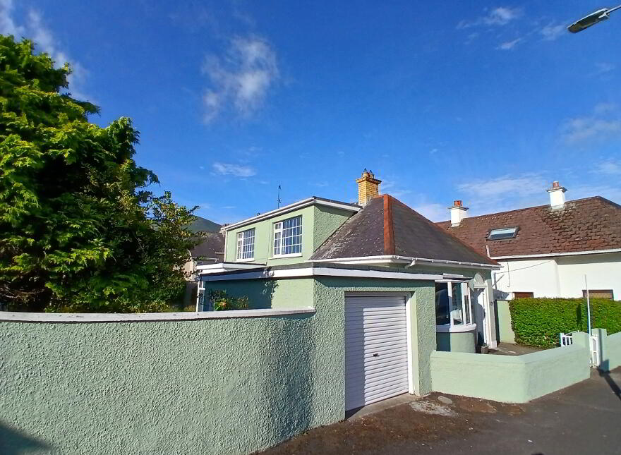 Centre-Ville Cottage, 8 Park Lane, Newcastle, BT33 0AR