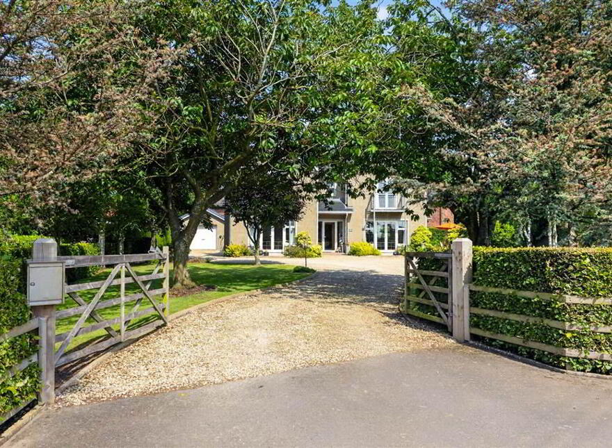 255 Ballynahinch Road, Lisburn, BT27 5LS