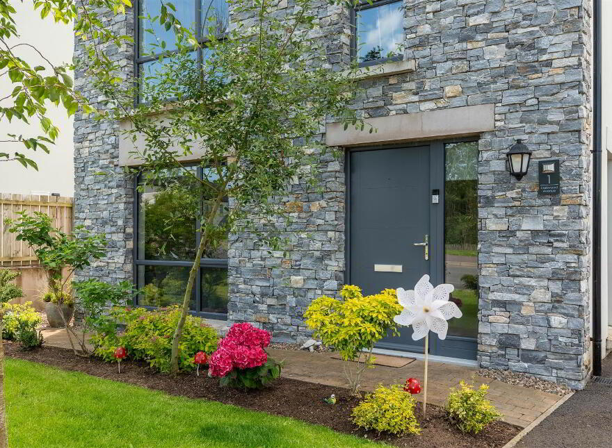 1 Oakwood Ave, Country, Antrim, BT41 2FT