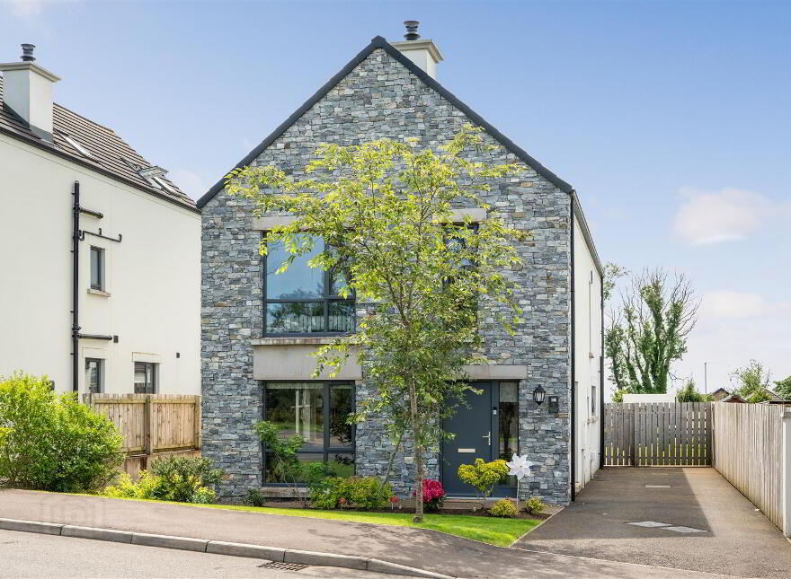 1 Oakwood Ave, Country, Antrim, BT41 2FT