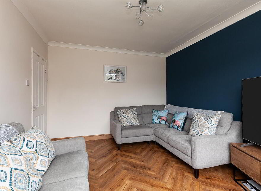 42 Glengoland Park, Stewartstown Road, Dunmurry, Belfast, BT17 0JD