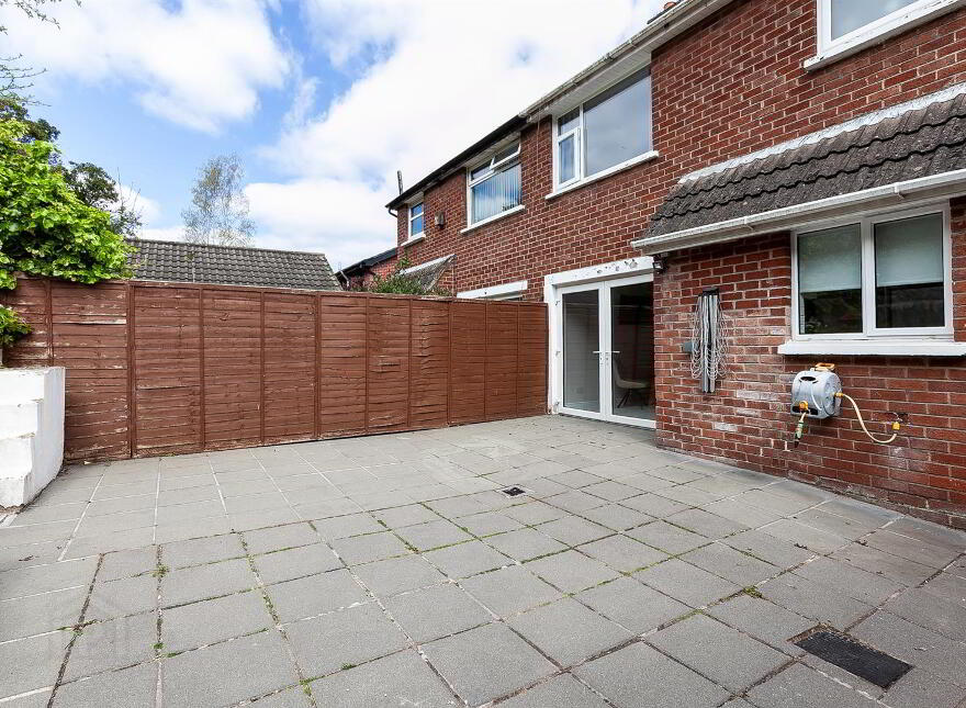 42 Glengoland Park, Stewartstown Road, Dunmurry, Belfast, BT17 0JD