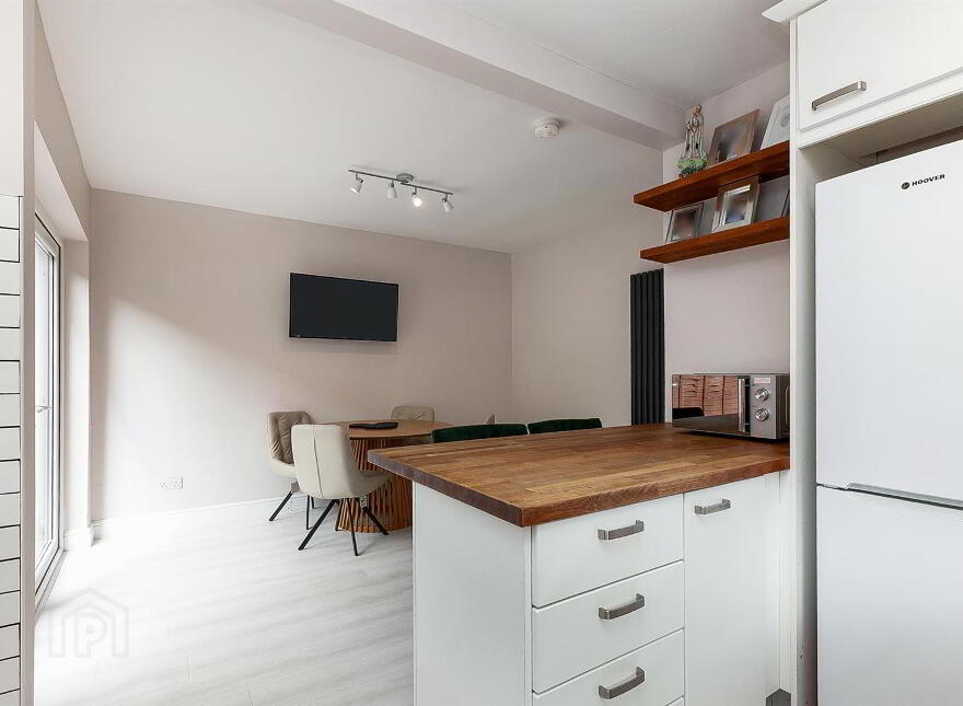 42 Glengoland Park, Stewartstown Road, Dunmurry, Belfast, BT17 0JD
