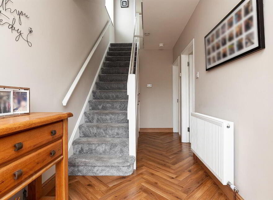 42 Glengoland Park, Stewartstown Road, Dunmurry, Belfast, BT17 0JD