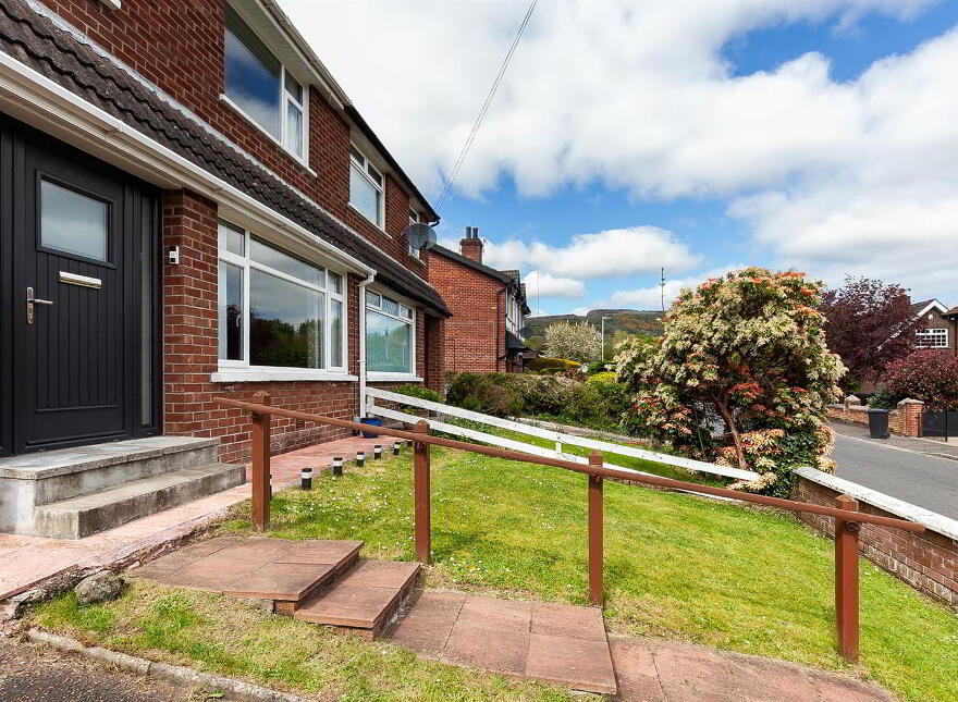 42 Glengoland Park, Stewartstown Road, Dunmurry, Belfast, BT17 0JD