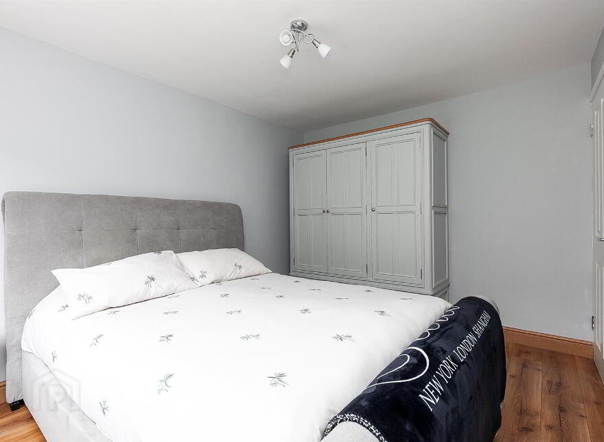 42 Glengoland Park, Stewartstown Road, Dunmurry, Belfast, BT17 0JD