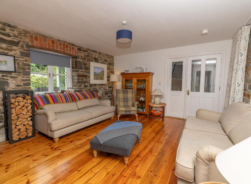 Grooms Cottage, 2 Coach Horse Lane, Seaforde, Downpatrick, BT30 8PP