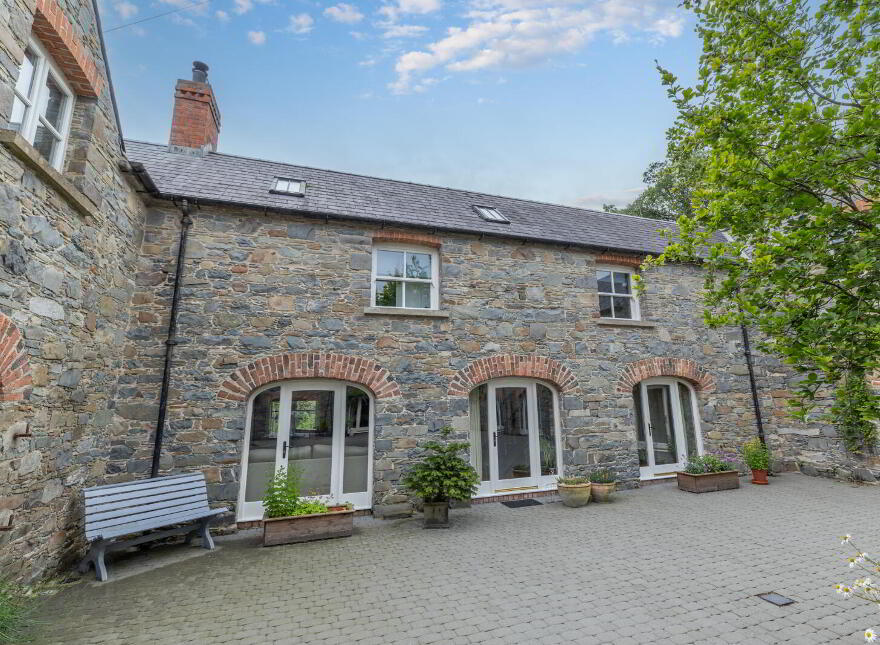 Grooms Cottage, 2 Coach Horse Lane, Seaforde, Downpatrick, BT30 8PP