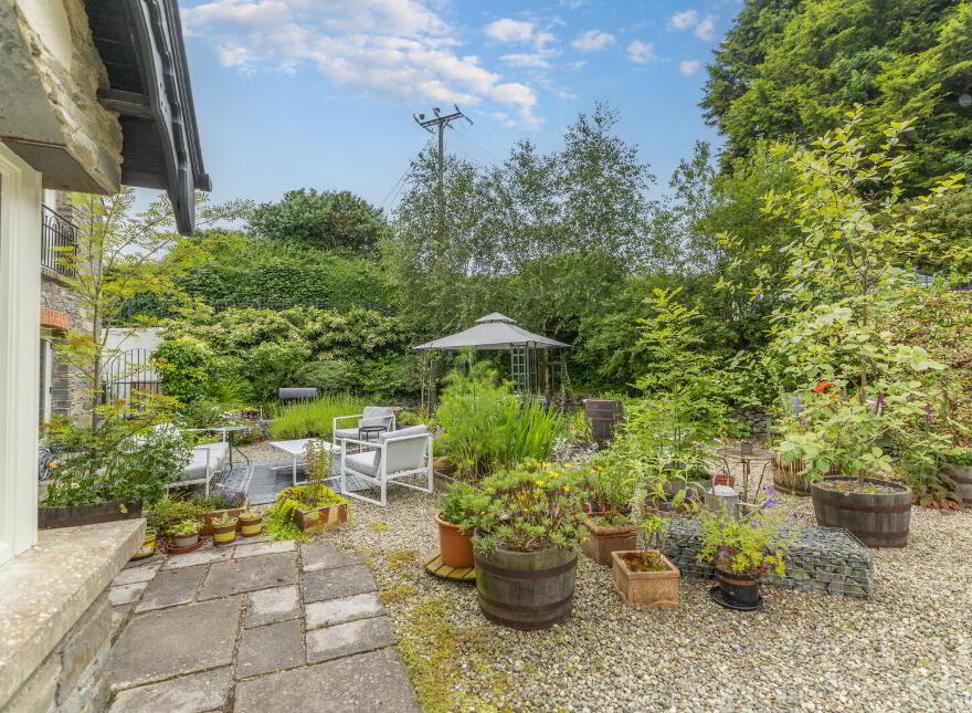 Grooms Cottage, 2 Coach Horse Lane, Seaforde, Downpatrick, BT30 8PP