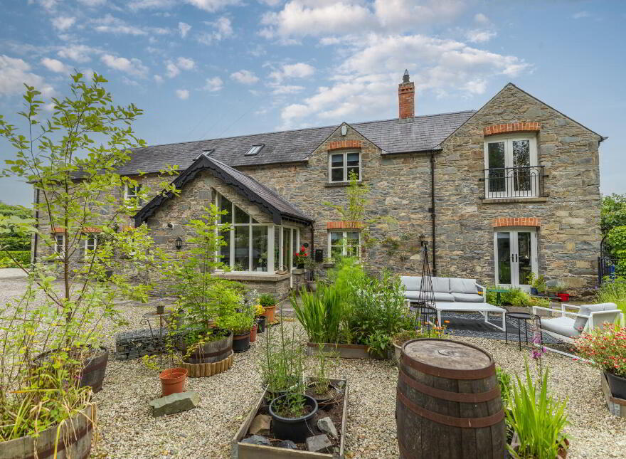 Grooms Cottage, 2 Coach Horse Lane, Seaforde, Downpatrick, BT30 8PP