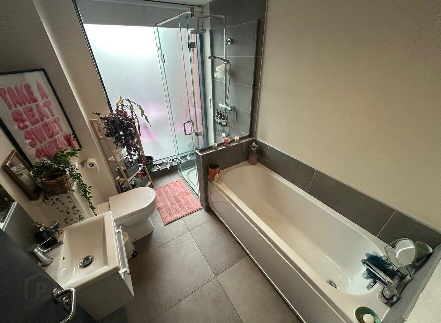 Apt 10, 1 Sussex Place, Belfast, BT2 8AL