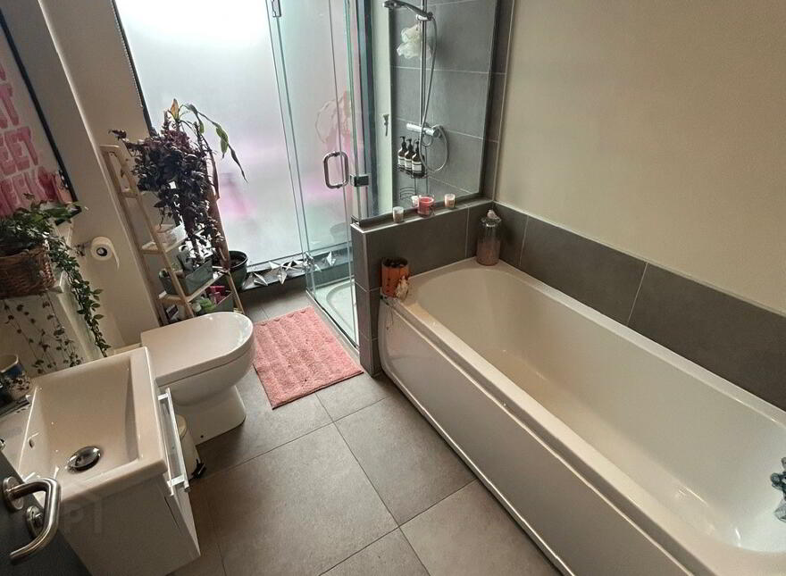 Apt 10, 1 Sussex Place, Belfast, BT2 8AL