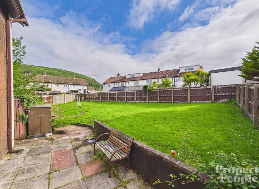 7 New Barnsley Crescent, Belfast, BT12 7HT