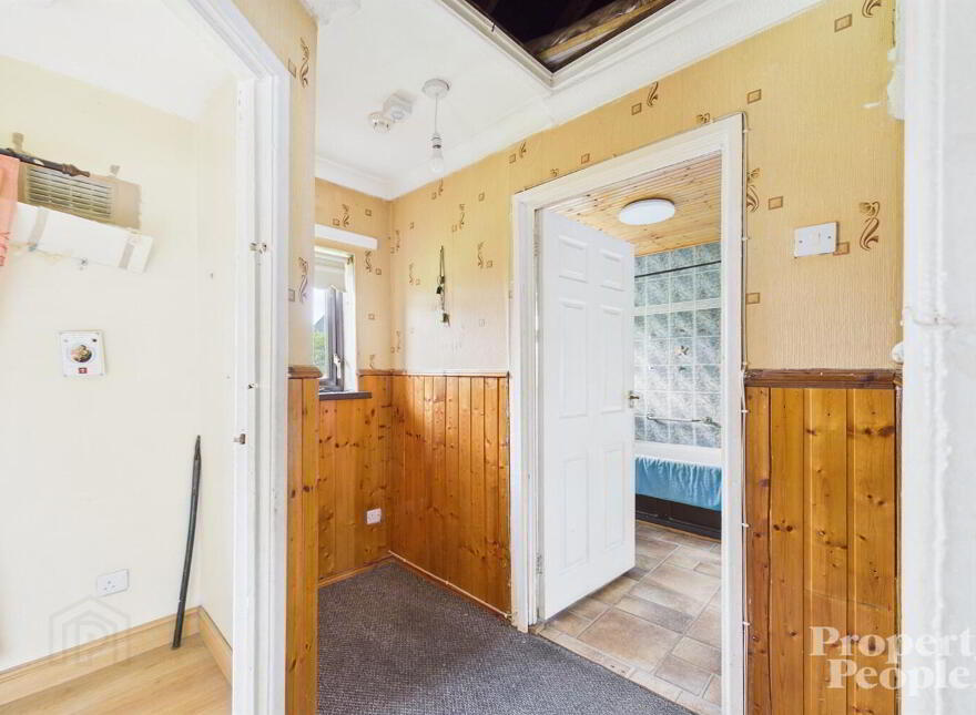 7 New Barnsley Crescent, Belfast, BT12 7HT